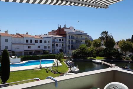 Port Sotavent 2c - En La Marina De - Piscina Comunitaria, - Parking - Vistas Al Canal - Cerca Centro Y Playa * Empuriabrava